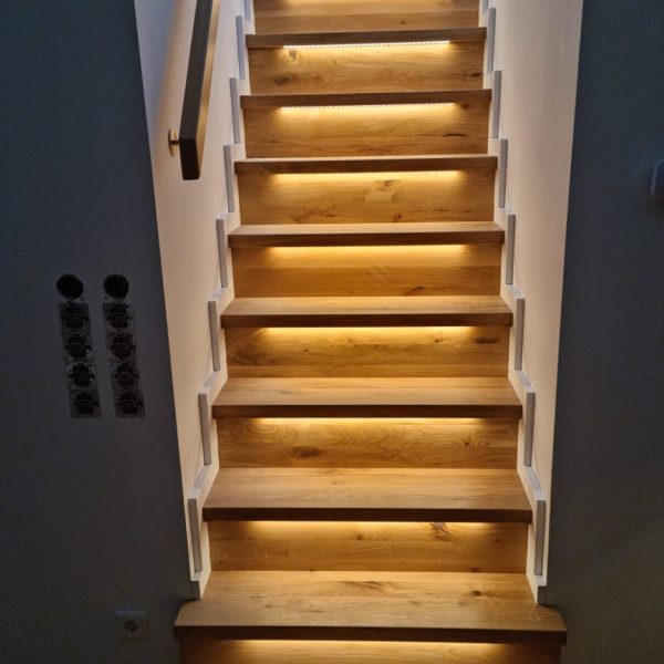 Wie man die perfekten Holztreppen für Ihr Zuhause auswählt - Ein Leitfaden Moderne Treppen - Wir lieben es, einfache, aber schöne Produkte herzustellen. Polnische Preise Deutsche Qualität. Holztreppen aus Polen